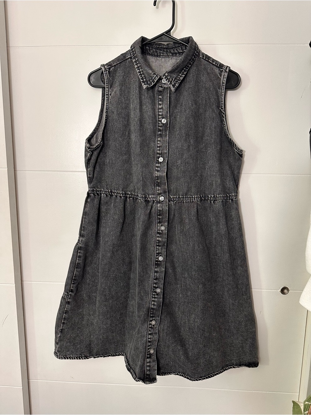 Amazon Sleeveless Button-Front Denim Dress in Black/Grey Size M - Picture 4 of 7